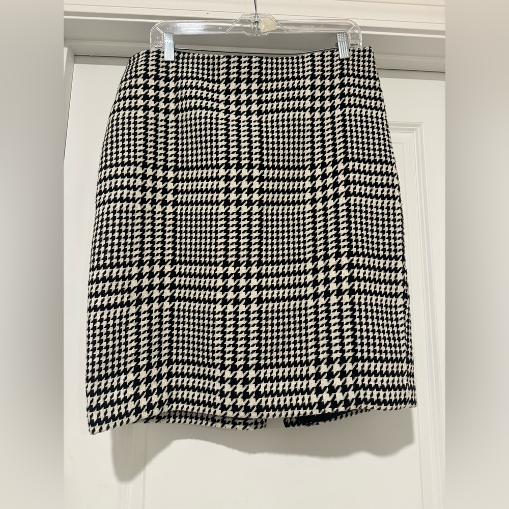 Liz Claiborne Black and White Houndstooth Pencil Skirt